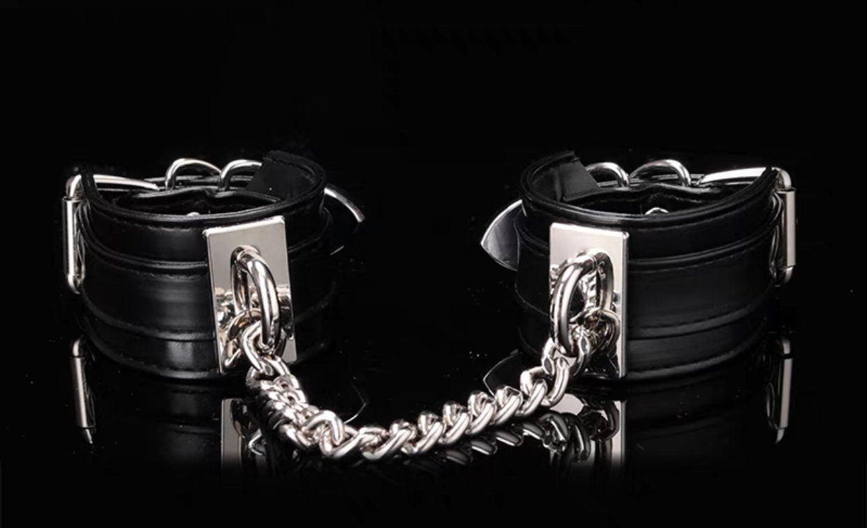 Classic Stylish Leather Chain Handcuffs Leg Cuff