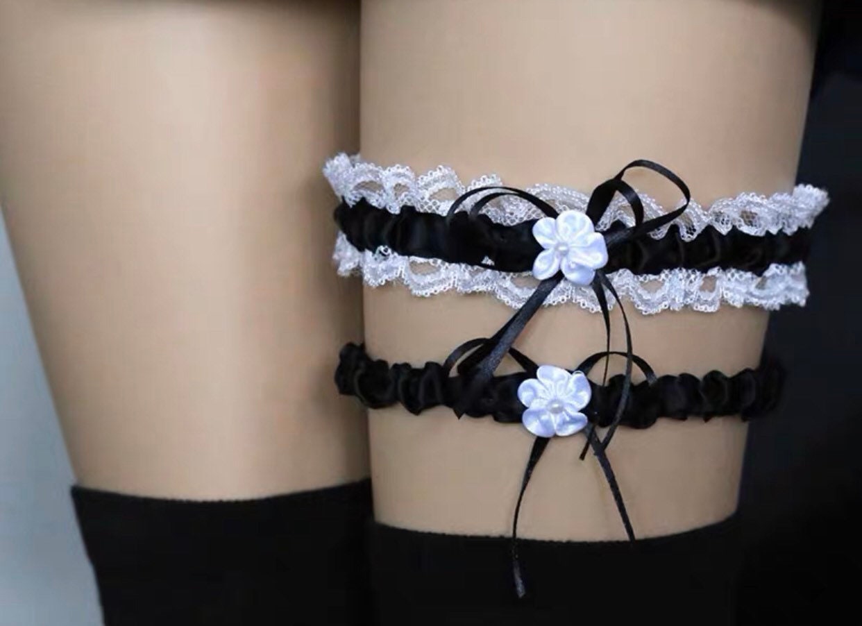 2pc Lace Ribbon Ruffles Choker Thigh Garter